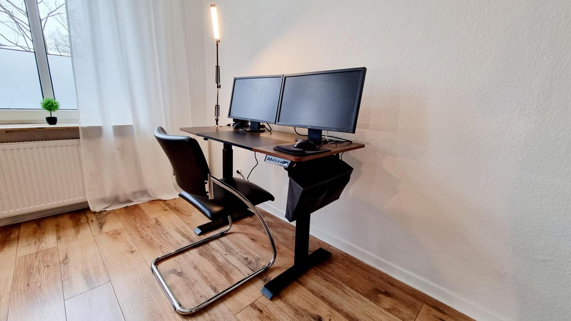 Apartment 135m²-apartment I Max. 8 Gaeste I Zentral I Kueche I Balkon I Parken I Wlan *